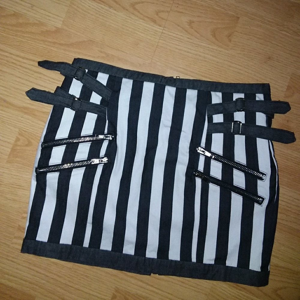 Pin stripe skirt